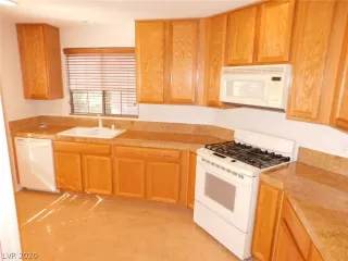 Photo #2: 2207283 Listing 