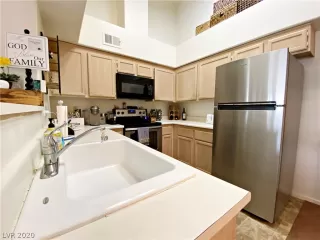 Photo #6: 2207287 Listing