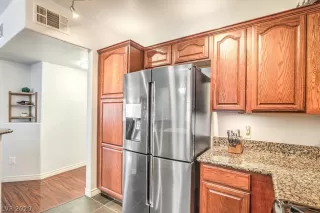 Photo #3: 2207290 Listing