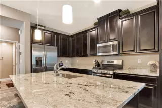 Photo #1: 2207299 Listing