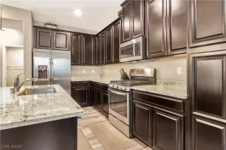 Photo #2: 2207299 Listing