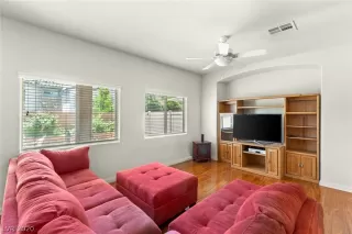 Photo #4: 2207356 Listing