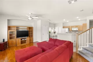 Photo #5: 2207356 Listing