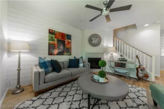 Photo #1: 2207363 Listing