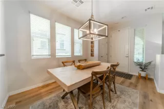 Photo #5: 2207363 Listing