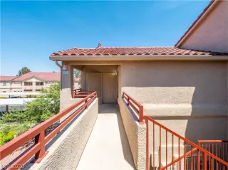 Photo #2: 2207476 Listing