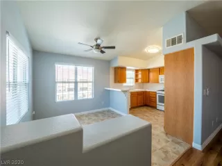 Photo #4: 2207476 Listing