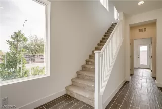 Photo #3: 2207522 Listing