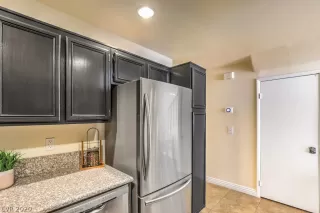 Photo #5: 2207524 Listing