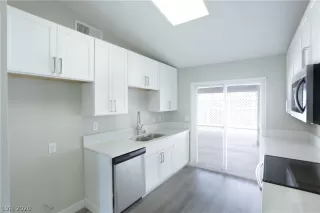 Photo #2: 2207540 Listing 