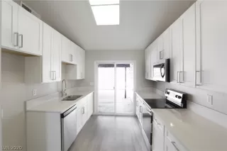 Photo #3: 2207540 Listing 