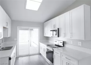 Photo #4: 2207540 Listing 