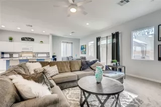 Photo #5: 2207567 Listing 