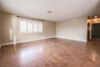 Photo #3: 2207572 Listing