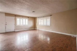 Photo #6: 2207572 Listing