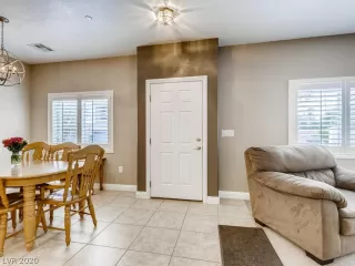 Photo #3: 2207579 Listing 