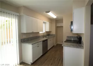 Photo #1: 2207617 Listing