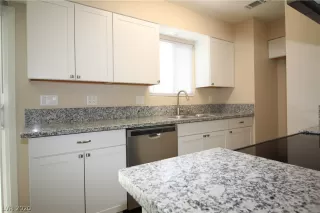 Photo #2: 2207617 Listing