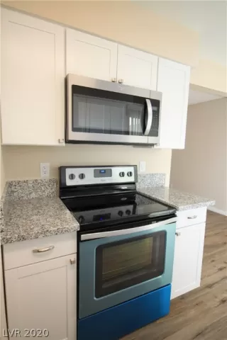 Photo #5: 2207617 Listing