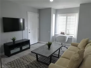 Photo #5: 2207643 Listing 