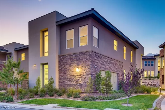 MLS: 2207653 Condo For Sale