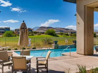 Photo #2: 2207653 Listing