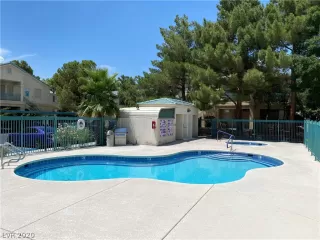 Photo #3: 2207681 Listing