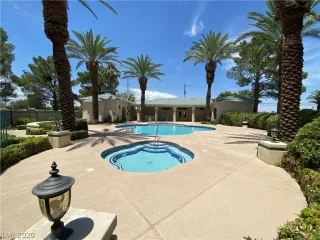 Photo #5: 2207681 Listing