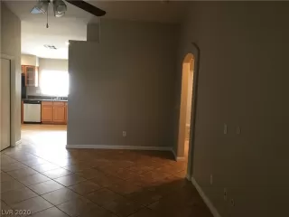 Photo #4: 2207721 Listing 