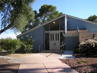 Photo #1: 2207734 Listing