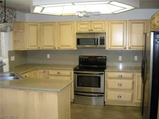 Photo #3: 2207734 Listing