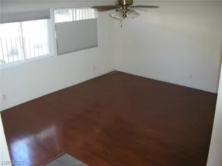 Photo #6: 2207734 Listing