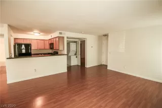 Photo #6: 2207779 Listing 