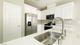 Photo #6: 2207792 Listing 