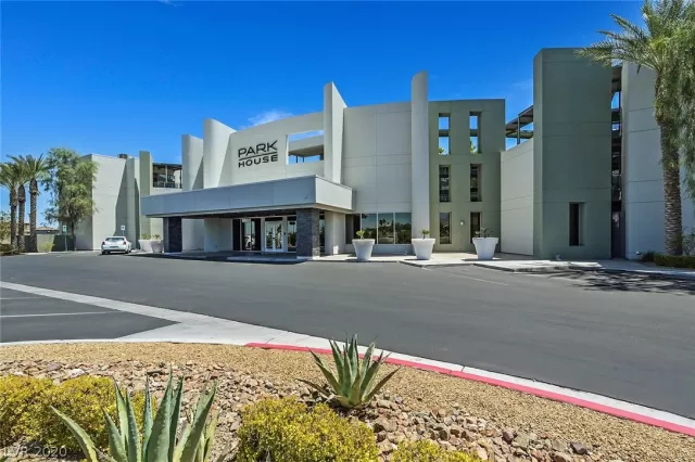 MLS: 2207863 Condo For Sale