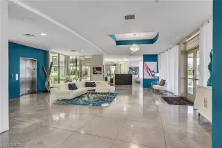 Photo #1: 2207863 Listing