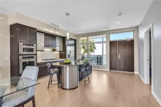 Photo #3: 2207863 Listing