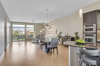 Photo #6: 2207863 Listing