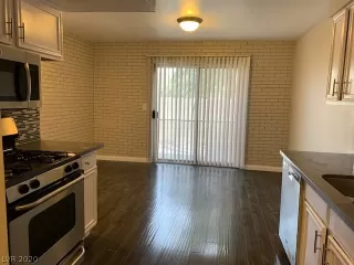 Photo #4: 2207865 Listing 