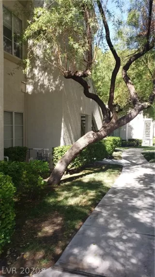 Photo #2: 2207889 Listing 