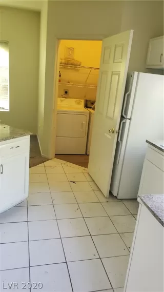 Photo #5: 2207889 Listing 