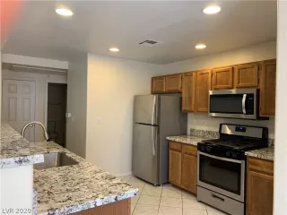 Photo #2: 2207904 Listing