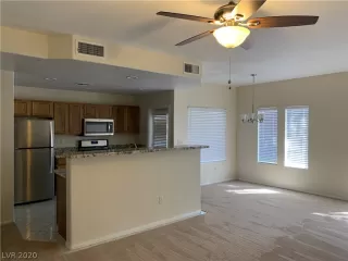 Photo #5: 2207904 Listing