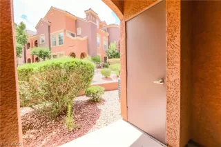 Photo #1: 2207971 Listing