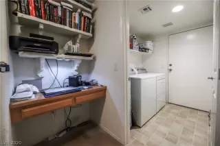 Photo #4: 2207971 Listing