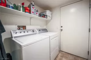 Photo #6: 2207971 Listing