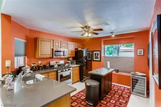 Photo #2: 2208085 Listing 