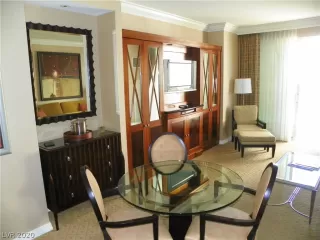 Photo #2: 2208114 Listing