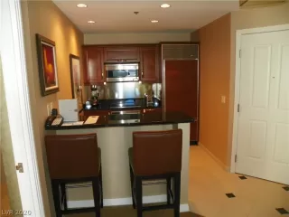Photo #5: 2208114 Listing