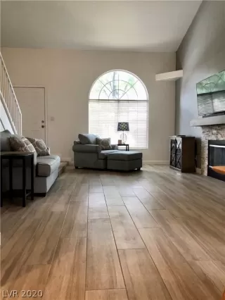 Photo #1: 2208115 Listing 